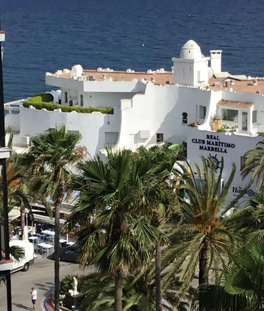 Marbella Primera Linea De Playa 0*,  Spain